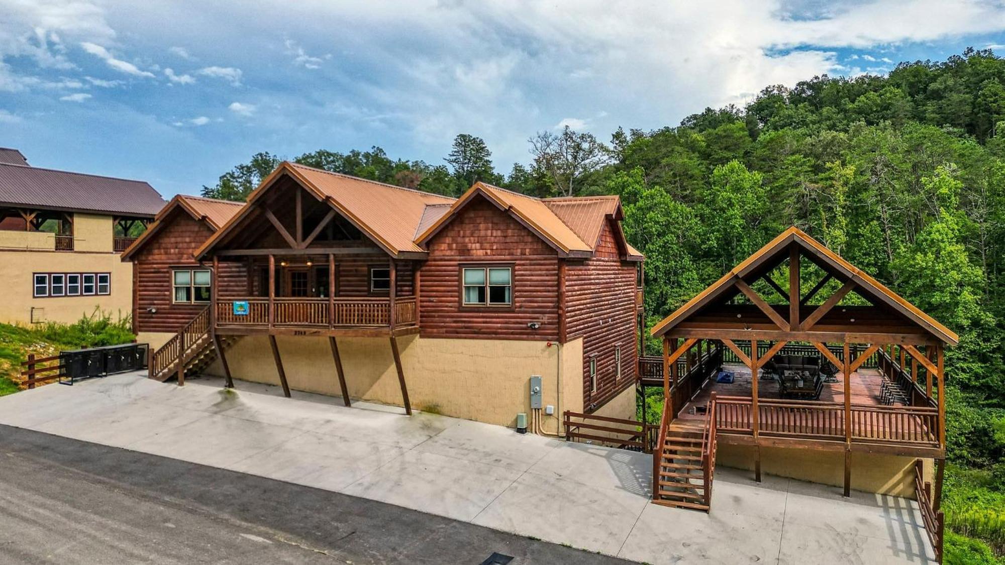 Smokey'S Paradise By Avantstay Sleeps 22 Pool เซอเวียร์วีล ภายนอก รูปภาพ